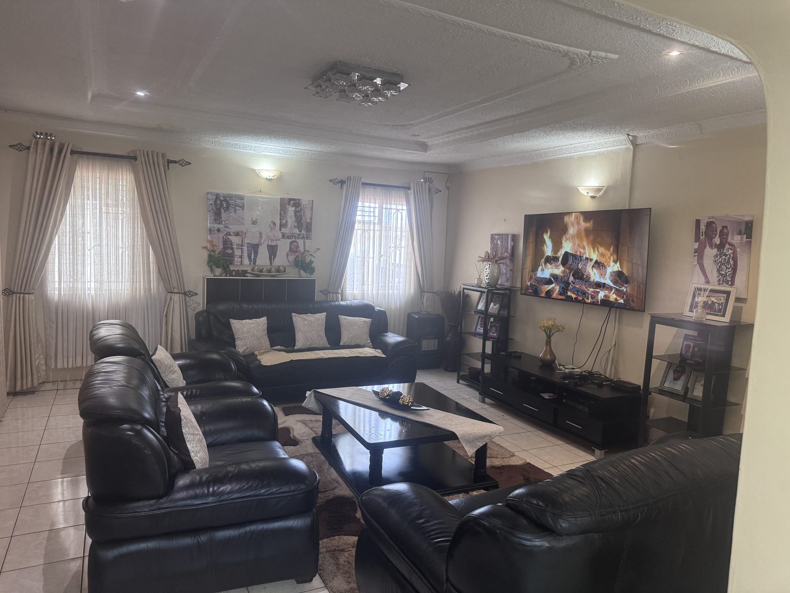 4 bedroomed house, main ensuite, one of the spare bedrooms has a small ensuite.Borehole, walled and electric gate